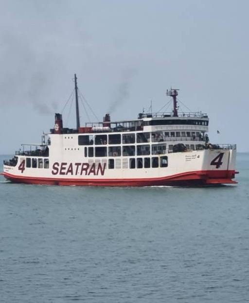 Seatran ferry for island transfer connections